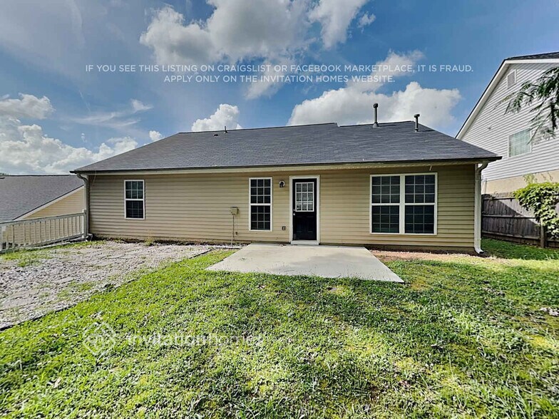 Building Photo - 5000 Buckeye Pl