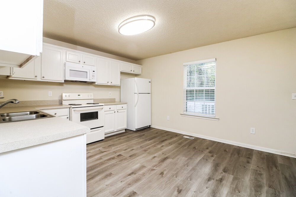 Building Photo - 67 Middlebrook Dr