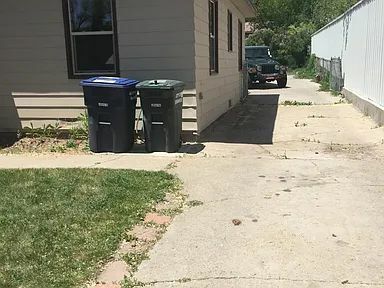 Building Photo - 1927 Forest Ave