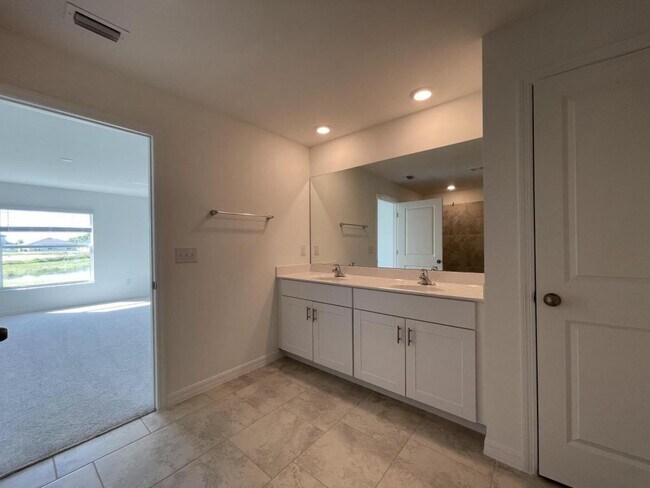 Building Photo - 17121 Parma Ct