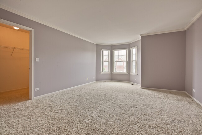 Building Photo - 1435 N Pinehurst Dr