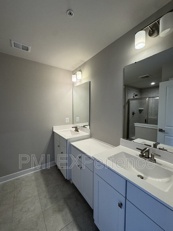 Building Photo - 5609 Greenpoint Ln