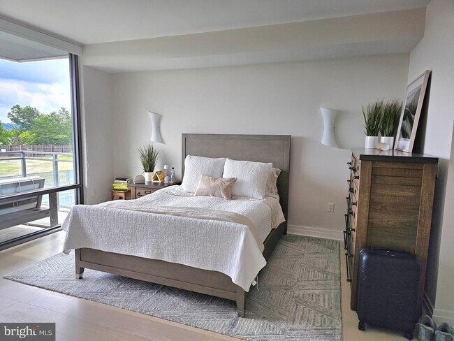 Building Photo - 1201 N Royal St