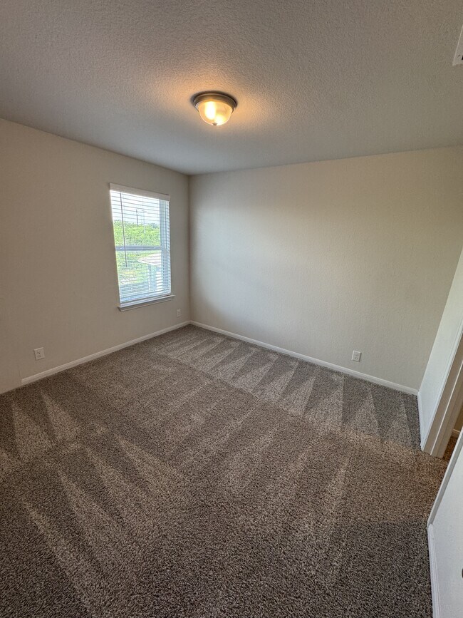Building Photo - 7510 Boxing Elm