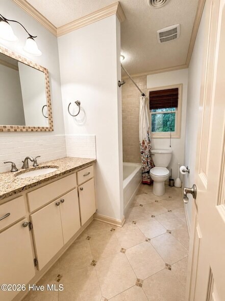 Building Photo - 265 Broadmeade Dr