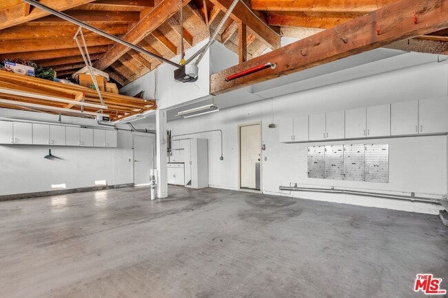 Building Photo - 7513 W 83rd St