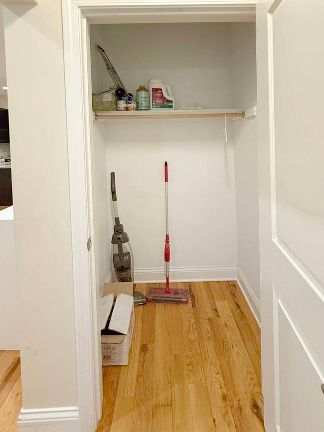 Building Photo - 2842 S Union Ave