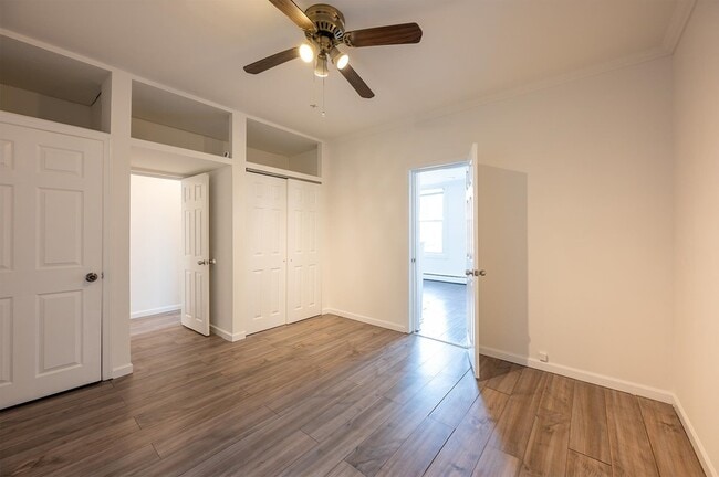 Building Photo - 48 Ravine Ave