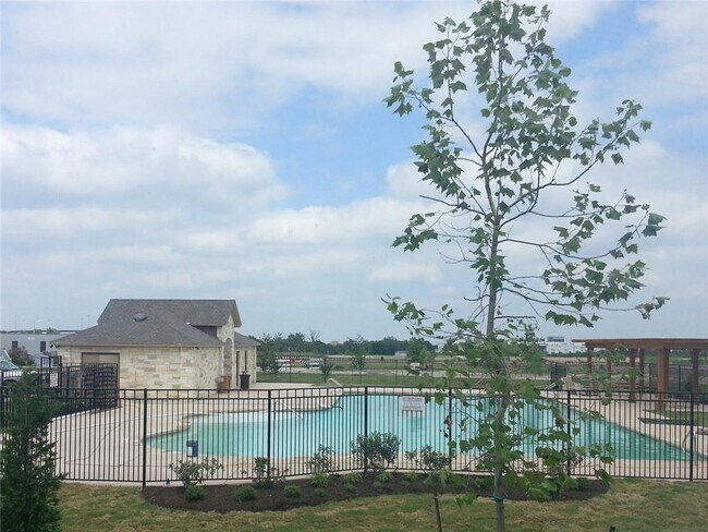 Building Photo - 16008 Hawthorne Heights Trail
