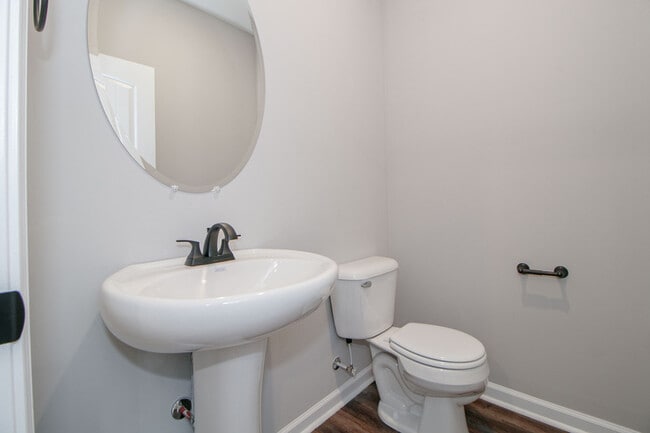Building Photo - 1115-A6 Hillwood Dr