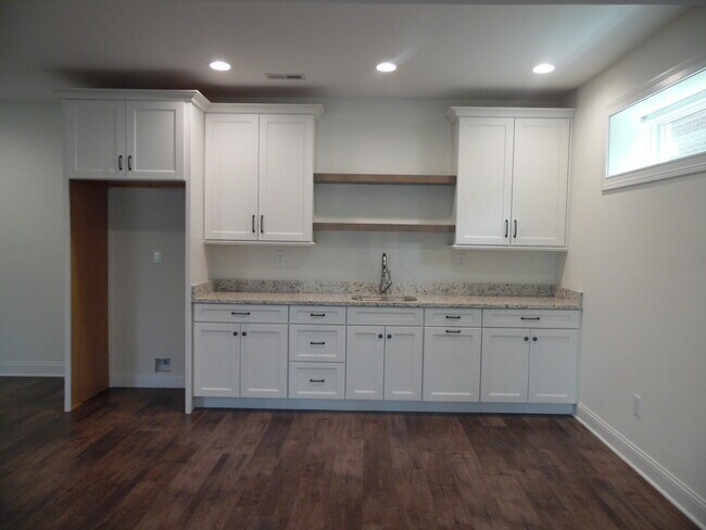 Building Photo - 2331 Coroneo Ln