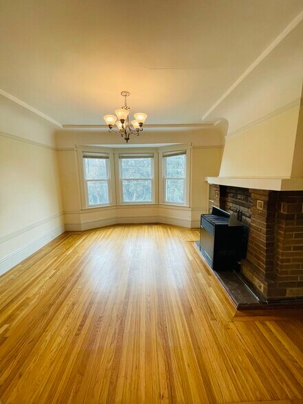 Building Photo - 1309 Kansas St