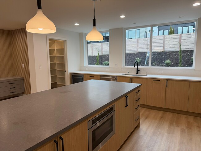 Building Photo - 1720 Market St