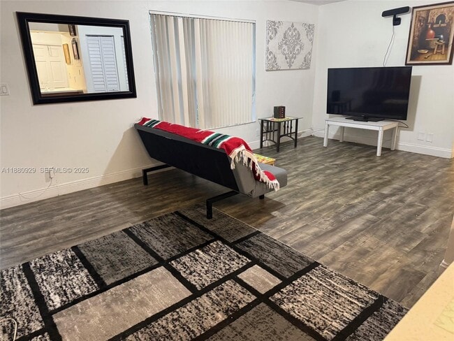 Building Photo - 2452 Madison St