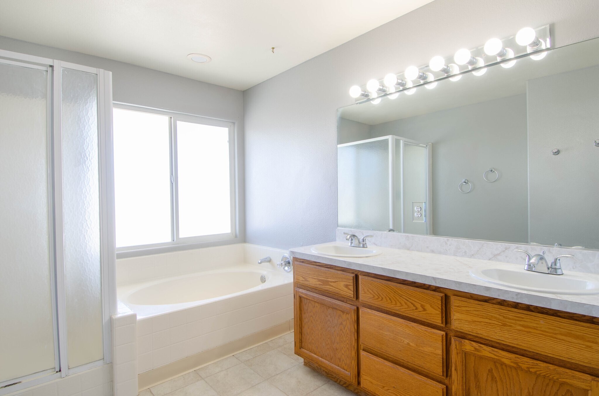 Building Photo - 72548 Sunnyslope Dr