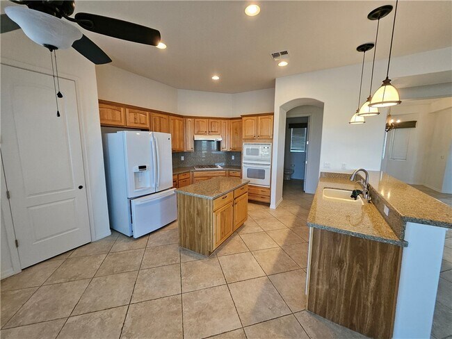 Building Photo - 2694 Sanctuary Dr