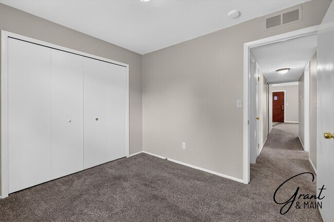Building Photo - $1550 3 bedrooms