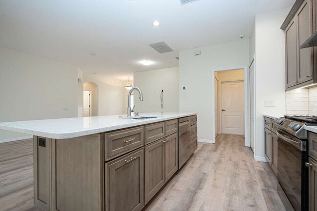 Building Photo - 8419 Whispering Woods Ct