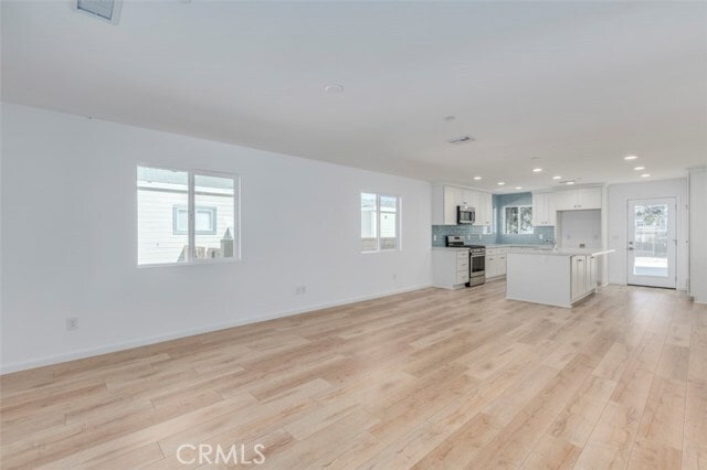 Building Photo - 544 S Clementine St