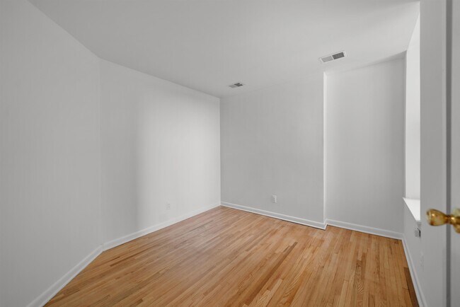 Building Photo - 1224 Washington St