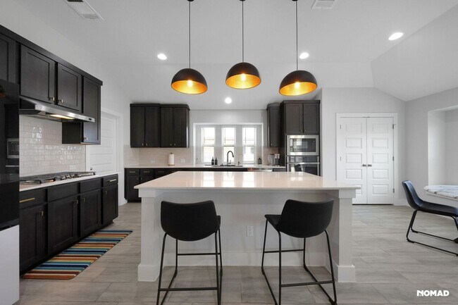 Building Photo - Stunning 4BR House in Leander