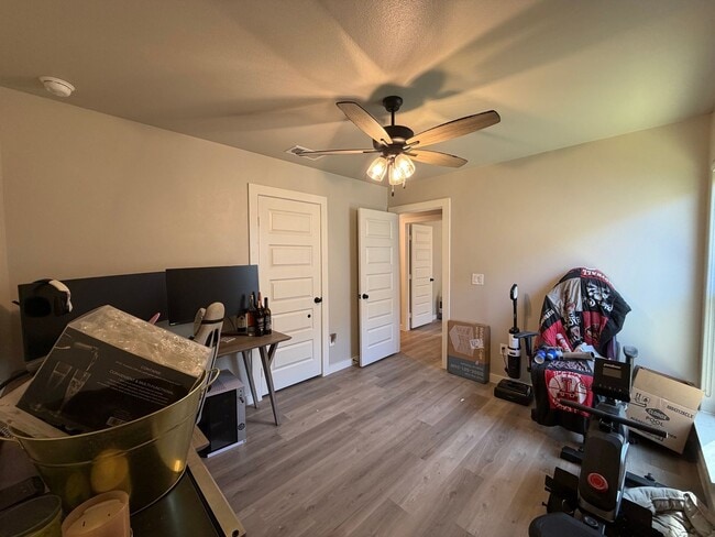 Building Photo - 3/2/2 in Frenship ISD in upland crossing!
