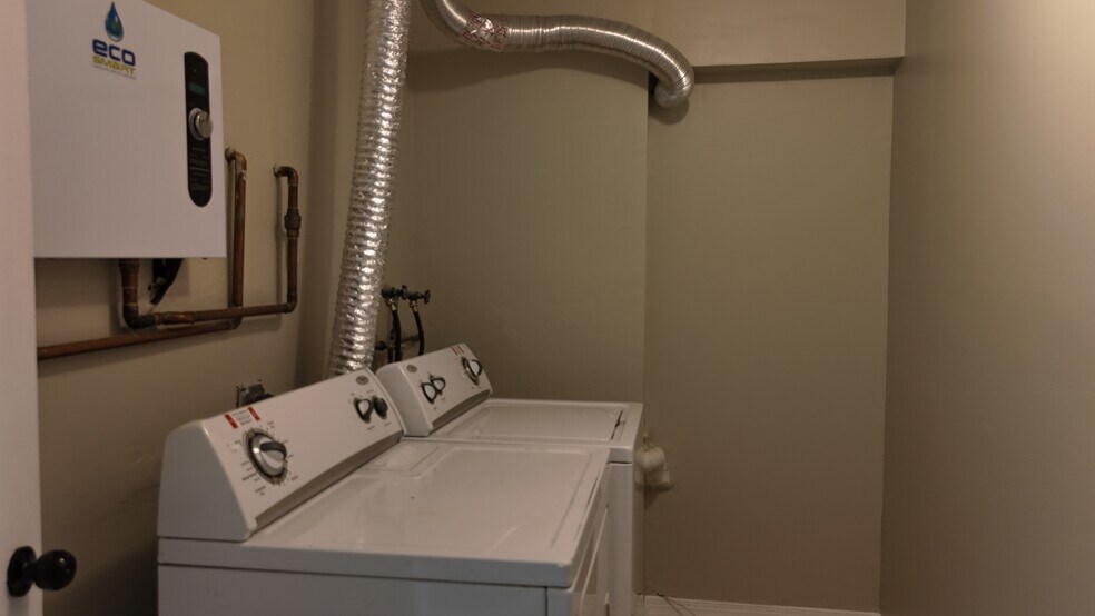 Laundry Room - 2830 NW 209th Terrace