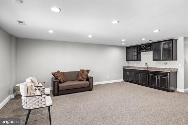 Building Photo - 1067 Prime Pl