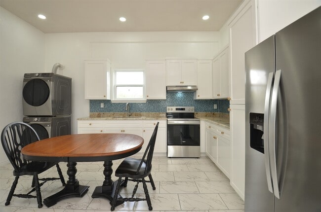 Building Photo - 2002 County Rd 55