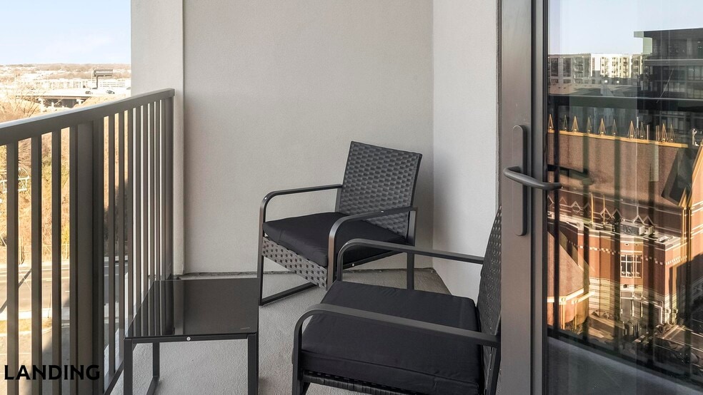 Building Photo - 1007 S Mint St