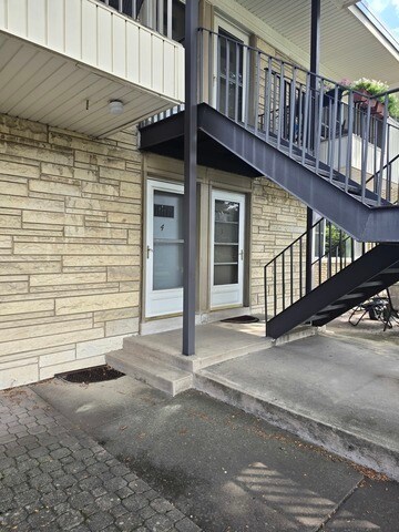 Primary Photo - 4 Garden Dr