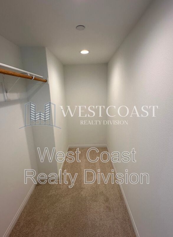Building Photo - 25134 Sand Wedge Dr