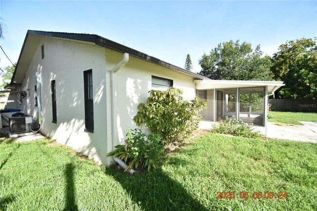 Building Photo - 12217 104th Ln
