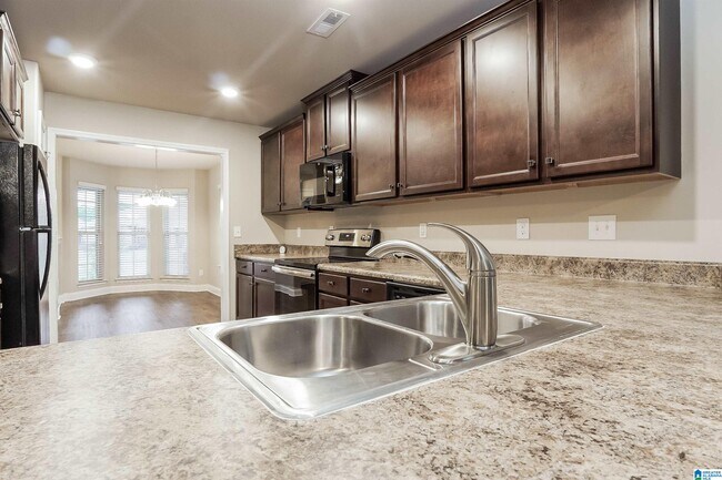 Building Photo - 413 Marsh Cir