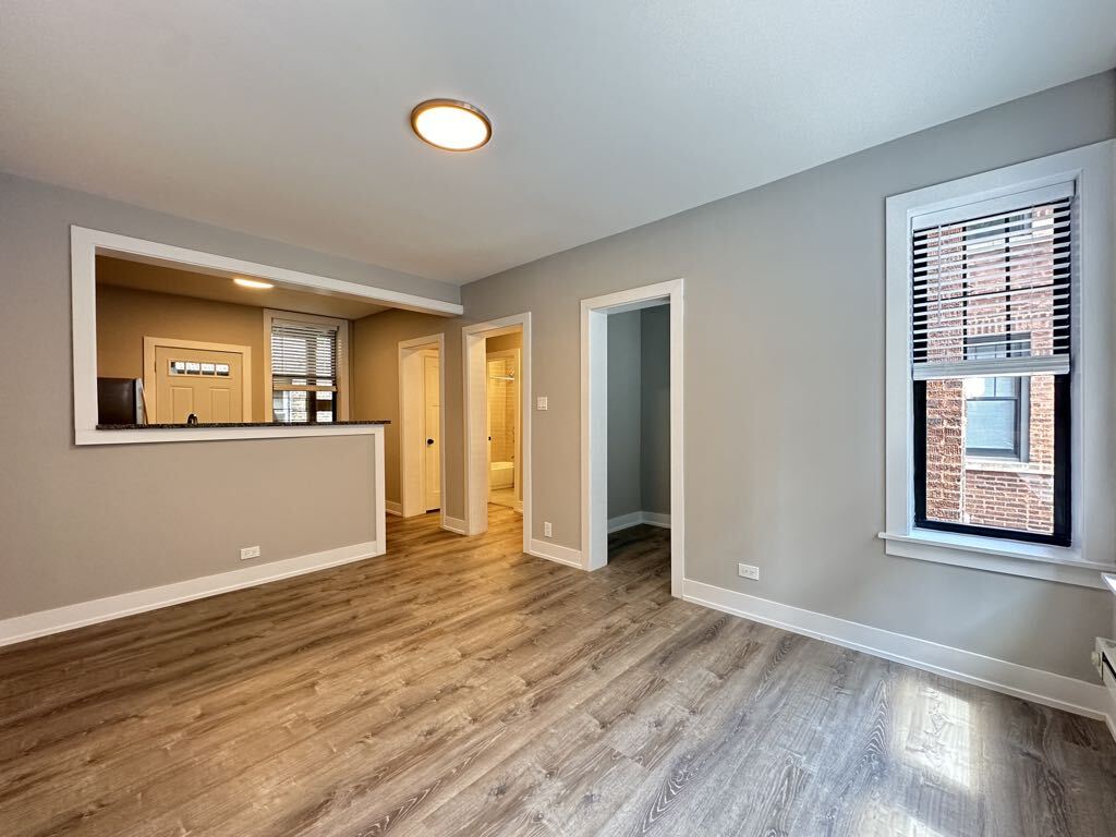 Building Photo - 4211 N Wolcott Ave