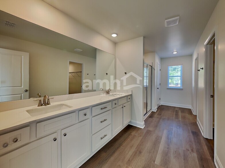 Building Photo - 3307 Emzy Dr