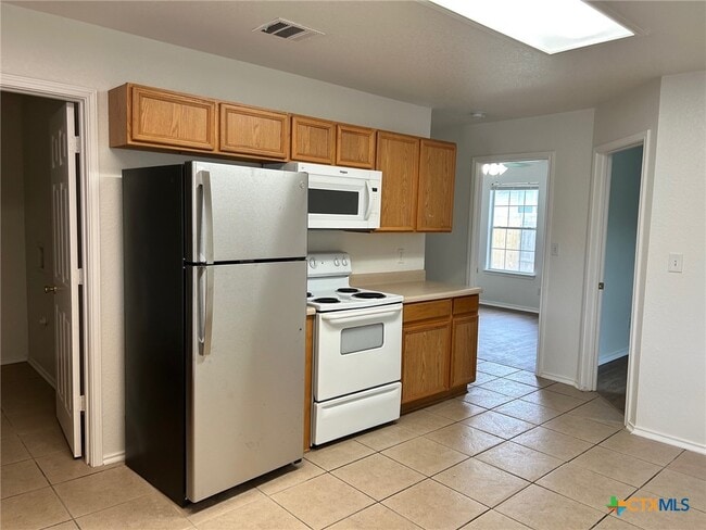 Building Photo - 3041 Pine Valley Dr