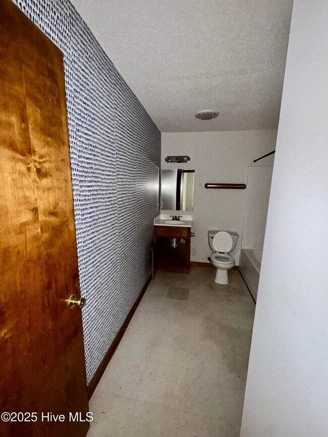 Building Photo - 1118 Brownlea Dr