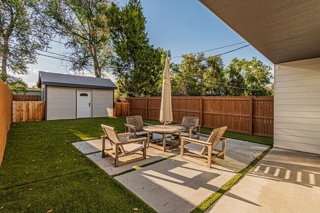 Building Photo - Contemporary 3BD, 2.5BA Edgewood Home with Fenced Yard and Carport