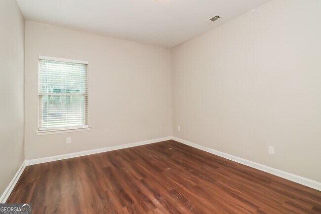 Building Photo - 212 Cleburne Pl