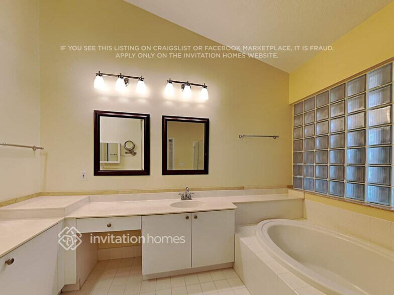 Building Photo - 13512 Carrick Green Ct