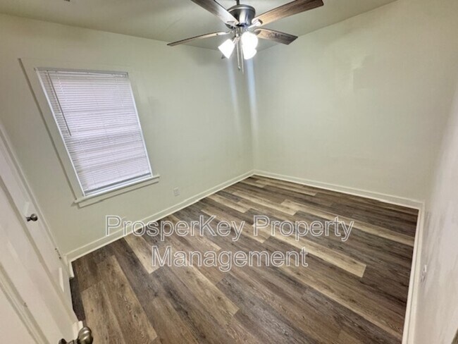 Building Photo - 5710 August Ave