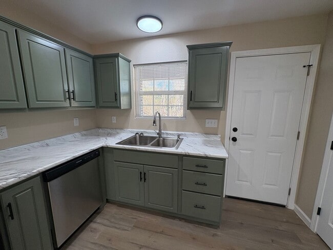 Building Photo - 1806 Teston Ln