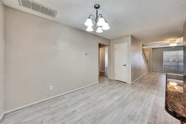 Building Photo - 8219 Summer Side Dr