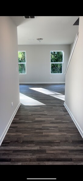 Building Photo - 134 Dogwood Ln