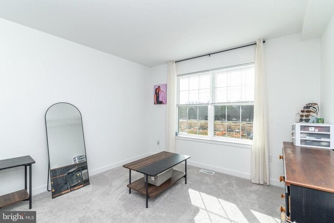 Building Photo - 41 Barnes Wy