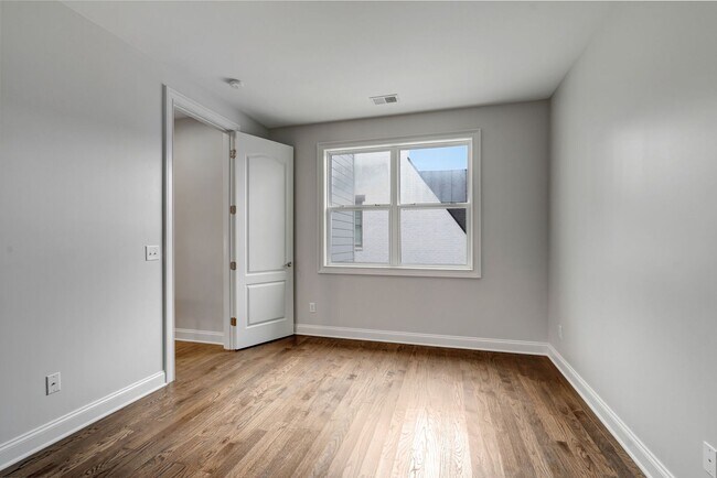 Building Photo - 102 Fitzgerald St