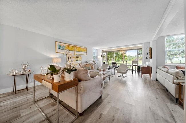 Building Photo - 903 Cypress Grove Dr