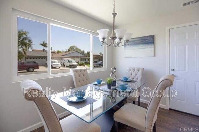 Building Photo - 888 Narwhal St