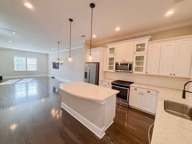 Building Photo - 1028 Bowman Woods Dr